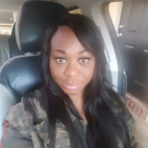 Meet your Posher, Nikia